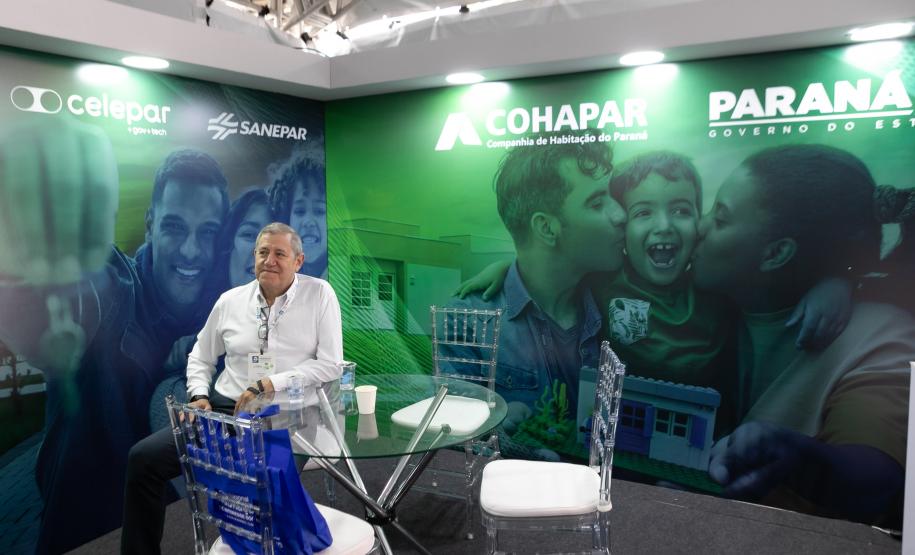 O Paraná vai dar um novo passo em seu programa habitacional, o Casa Fácil Paraná. O governador Carlos Massa Ratinho Junior assinou nesta quarta-feira (4), durante a abertura do Fórum Nacional de Habitação de Interesse Social, um convênio de US$ 187 milhões (R$ 1,13 bilhão) com o Banco Interamericano de Desenvolvimento (BID) para o Vida Nova, modalidade do Casa Fácil voltada a famílias em situação de vulnerabilidade social.