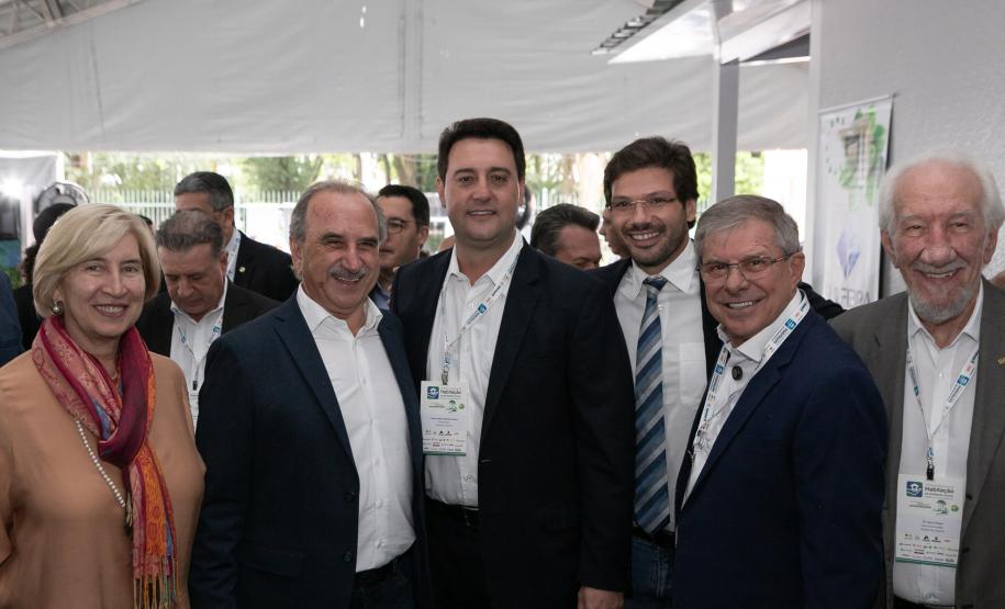 O Paraná vai dar um novo passo em seu programa habitacional, o Casa Fácil Paraná. O governador Carlos Massa Ratinho Junior assinou nesta quarta-feira (4), durante a abertura do Fórum Nacional de Habitação de Interesse Social, um convênio de US$ 187 milhões (R$ 1,13 bilhão) com o Banco Interamericano de Desenvolvimento (BID) para o Vida Nova, modalidade do Casa Fácil voltada a famílias em situação de vulnerabilidade social.