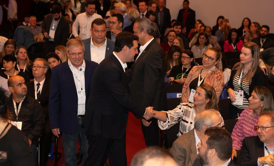 O Paraná vai dar um novo passo em seu programa habitacional, o Casa Fácil Paraná. O governador Carlos Massa Ratinho Junior assinou nesta quarta-feira (4), durante a abertura do Fórum Nacional de Habitação de Interesse Social, um convênio de US$ 187 milhões (R$ 1,13 bilhão) com o Banco Interamericano de Desenvolvimento (BID) para o Vida Nova, modalidade do Casa Fácil voltada a famílias em situação de vulnerabilidade social.