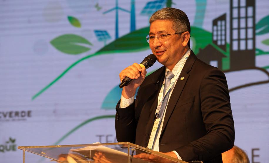 O Paraná vai dar um novo passo em seu programa habitacional, o Casa Fácil Paraná. O governador Carlos Massa Ratinho Junior assinou nesta quarta-feira (4), durante a abertura do Fórum Nacional de Habitação de Interesse Social, um convênio de US$ 187 milhões (R$ 1,13 bilhão) com o Banco Interamericano de Desenvolvimento (BID) para o Vida Nova, modalidade do Casa Fácil voltada a famílias em situação de vulnerabilidade social.