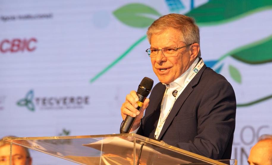 O Paraná vai dar um novo passo em seu programa habitacional, o Casa Fácil Paraná. O governador Carlos Massa Ratinho Junior assinou nesta quarta-feira (4), durante a abertura do Fórum Nacional de Habitação de Interesse Social, um convênio de US$ 187 milhões (R$ 1,13 bilhão) com o Banco Interamericano de Desenvolvimento (BID) para o Vida Nova, modalidade do Casa Fácil voltada a famílias em situação de vulnerabilidade social.