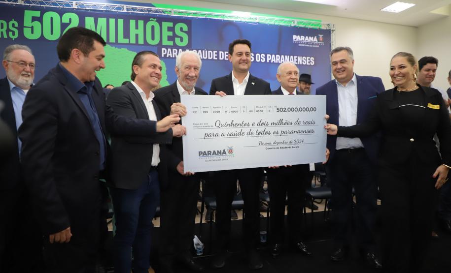 O governador Carlos Massa Ratinho Junior liberou nesta terça-feira (10) um pacote de R$ 502 milhões em investimentos para fortalecer a estratégia de regionalização dos serviços de saúde no Paraná.