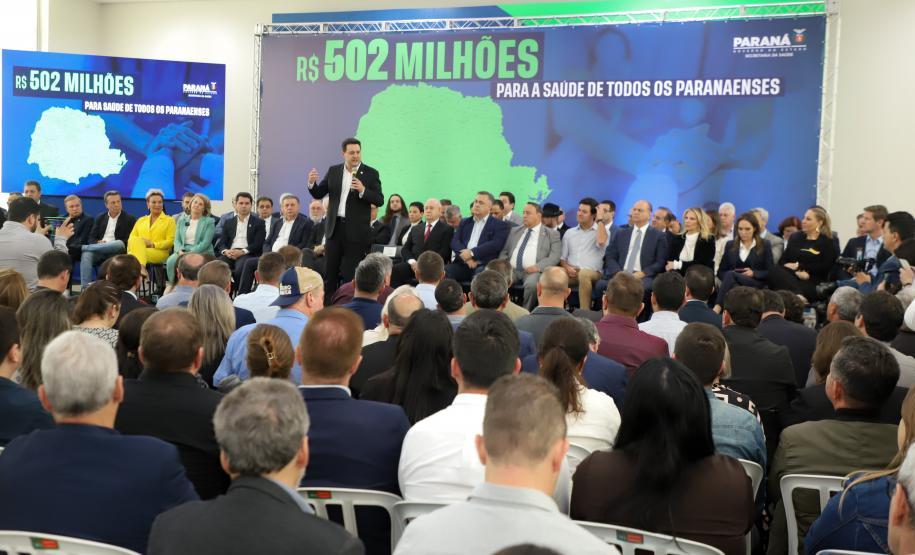 O governador Carlos Massa Ratinho Junior liberou nesta terça-feira (10) um pacote de R$ 502 milhões em investimentos para fortalecer a estratégia de regionalização dos serviços de saúde no Paraná.