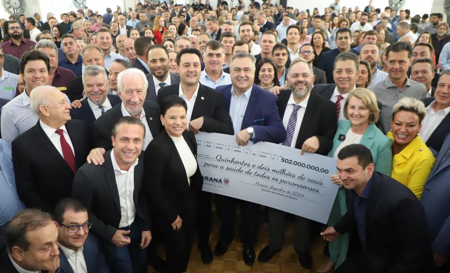 O governador Carlos Massa Ratinho Junior liberou nesta terça-feira (10) um pacote de R$ 502 milhões em investimentos para fortalecer a estratégia de regionalização dos serviços de saúde no Paraná.
