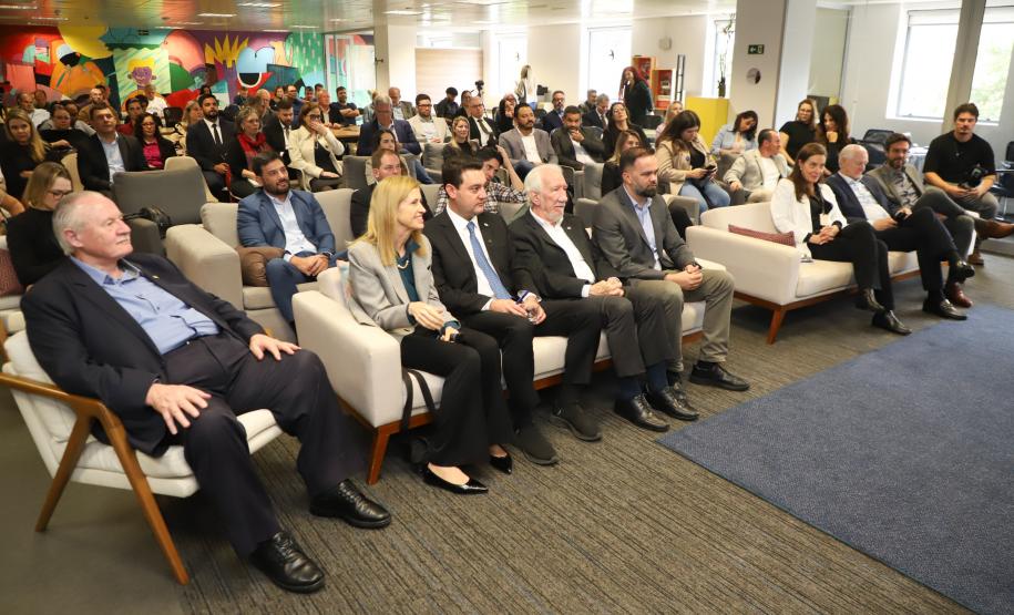 Ratinho Junior destaca conquistas da educação em evento da Gazeta do Povo