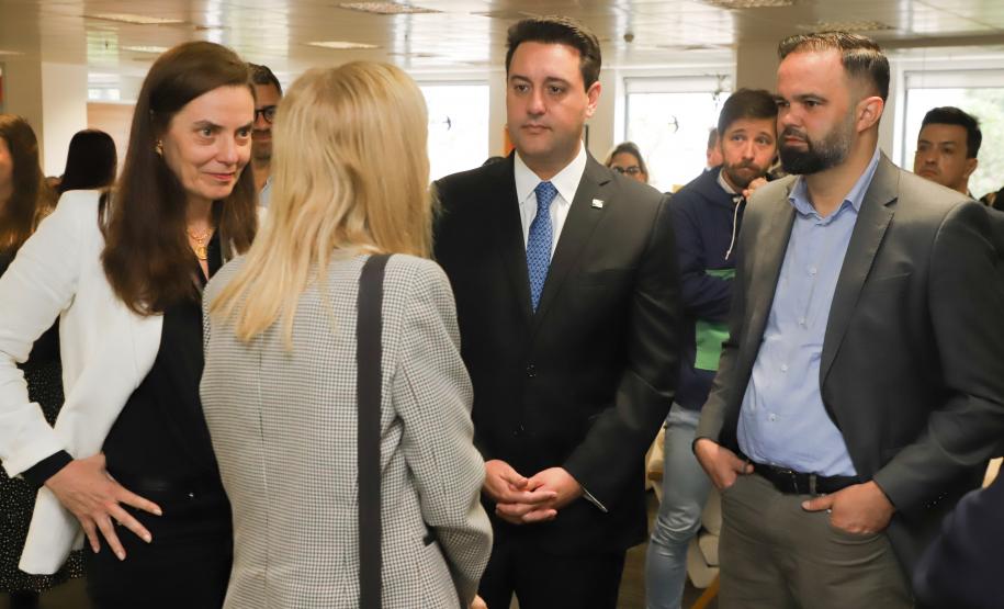 Ratinho Junior destaca conquistas da educação em evento da Gazeta do Povo