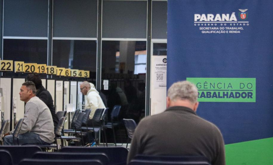Indústria, comércio, serviços, agricultura: semana começa com 20,7 mil vagas de empregos
