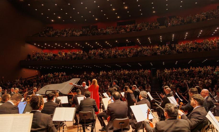 Orquestra Sinfônica do Paraná - concerto Série Ouro, Ciclo Brahms as quatro estações - Maestro Titular Roberto Tibiriçá - solista convidada Valentina Lisitsa - (foto)