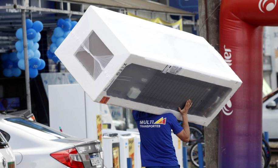 Com ritmo superior a estados mais populosos, Paraná é o 2º que mais contrata no Brasil