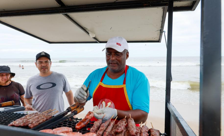 Adilson Baron, proprietário de uma loja em Matinhos, enxerga nas mudanças estruturais uma transformação histórica para a região