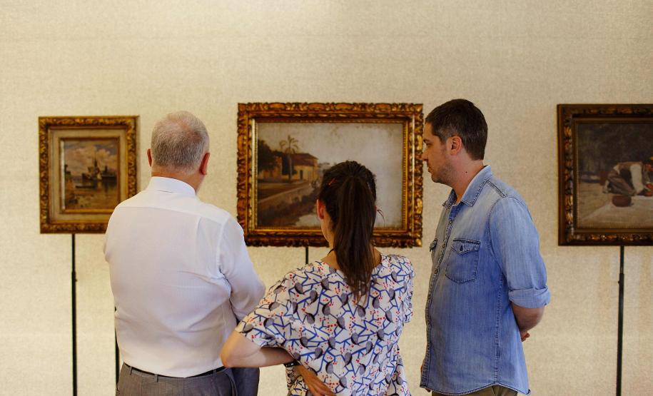 Museu Paranaense (MUPA) - Oficina de Confecção de máscaras – Na quarta-feira, 15 de janeiro, das 14h30 às 17h30, o artista Bruno Romã conduzirá a atividade "Confecção de máscaras" destinada a crianças a partir de 6 anos e adultos.