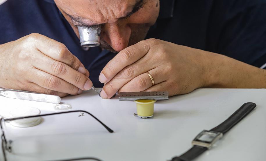 Setor de serviços cresceu 3,9% de janeiro a novembro de 2024 no Paraná, acima do Brasil