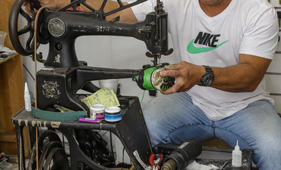 Setor de serviços cresceu 3,9% de janeiro a novembro de 2024 no Paraná, acima do Brasil