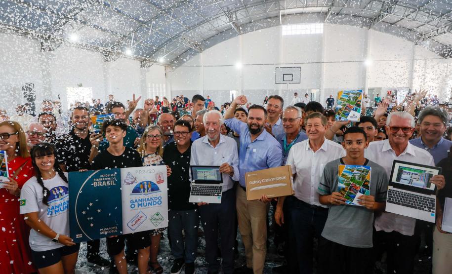 Com investimento de R$ 12,7 milhões, Estado inaugura o Colégio Aníbal Khury em Guaratuba