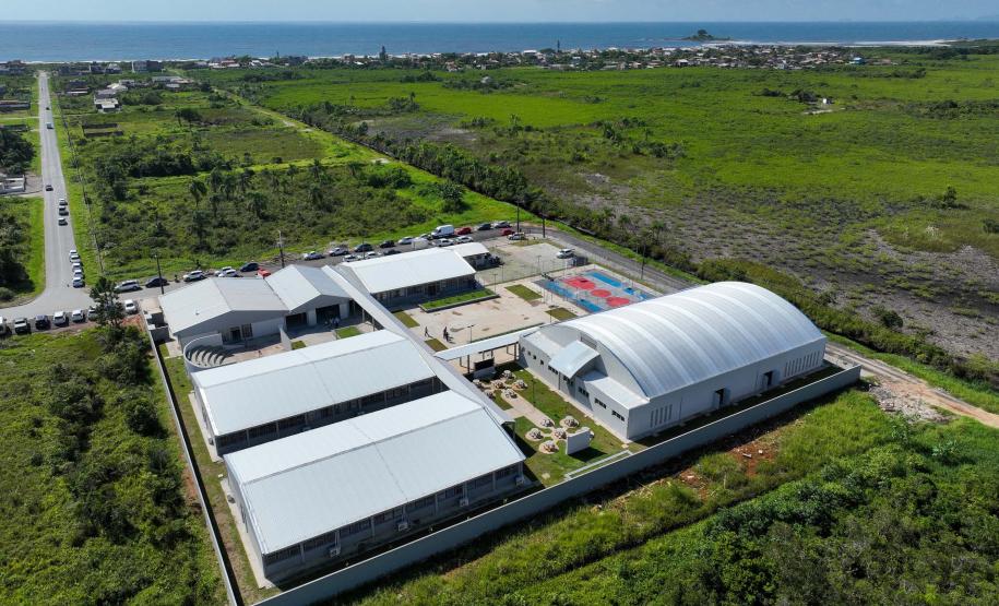 Com investimento de R$ 12,7 milhões, Estado inaugura o Colégio Aníbal Khury em Guaratuba