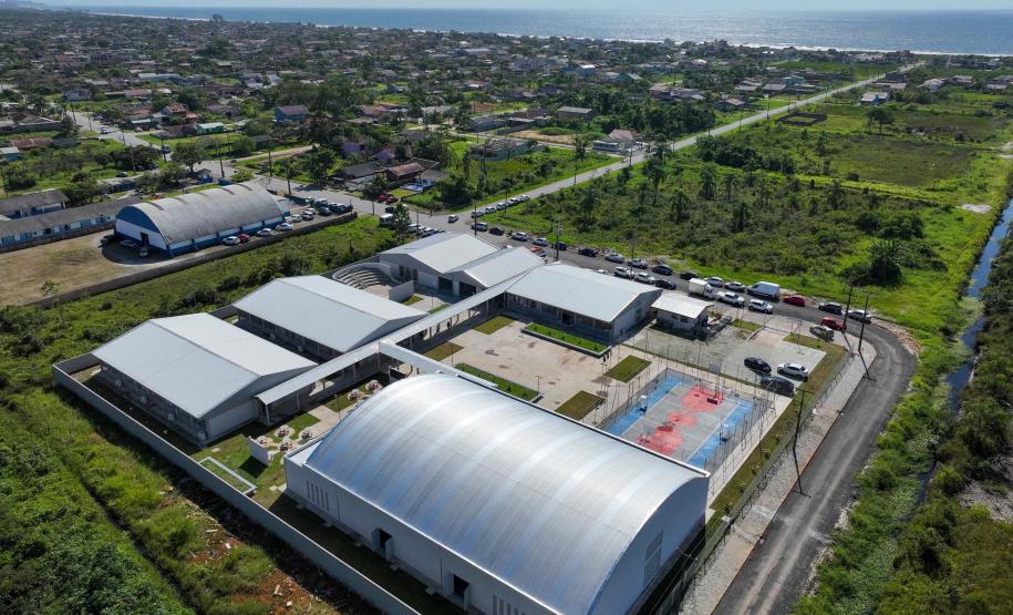 Com investimento de R$ 12,7 milhões, Estado inaugura o Colégio Aníbal Khury em Guaratuba