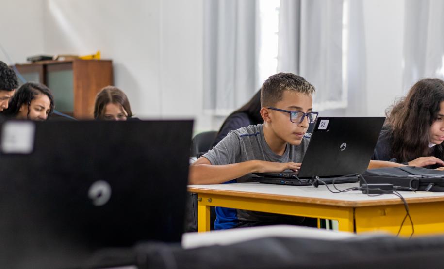 Paraná lidera classificação de alunos para terceira fase em Olimpíada de IA