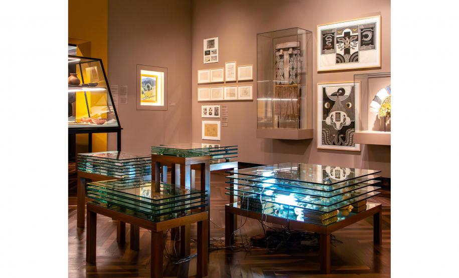 Museu Paranaense (MUPA) - Mostra “Ephemera/Perpétua” – Com caráter amplamente multidisciplinar, a exposição Ephemera/Perpétua traz mais de 180 peças do acervo do Museu Paranaense, que é um dos mais importantes da América Latina nos campos da antropologia, arqueologia e história.