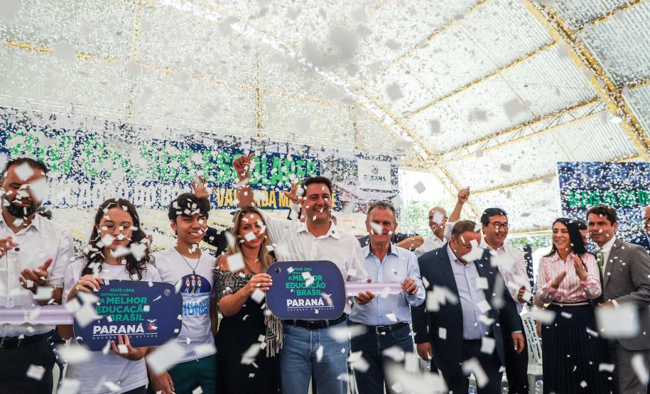 O governador Calos Massa Ratinho Junior iniciou nesta segunda-feira (10) a entrega dos 209 novos ônibus escolares adquiridos para uso no programa Caminho da Escola.