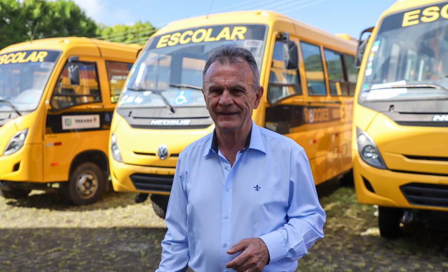 O governador Calos Massa Ratinho Junior iniciou nesta segunda-feira (10) a entrega dos 209 novos ônibus escolares adquiridos para uso no programa Caminho da Escola.