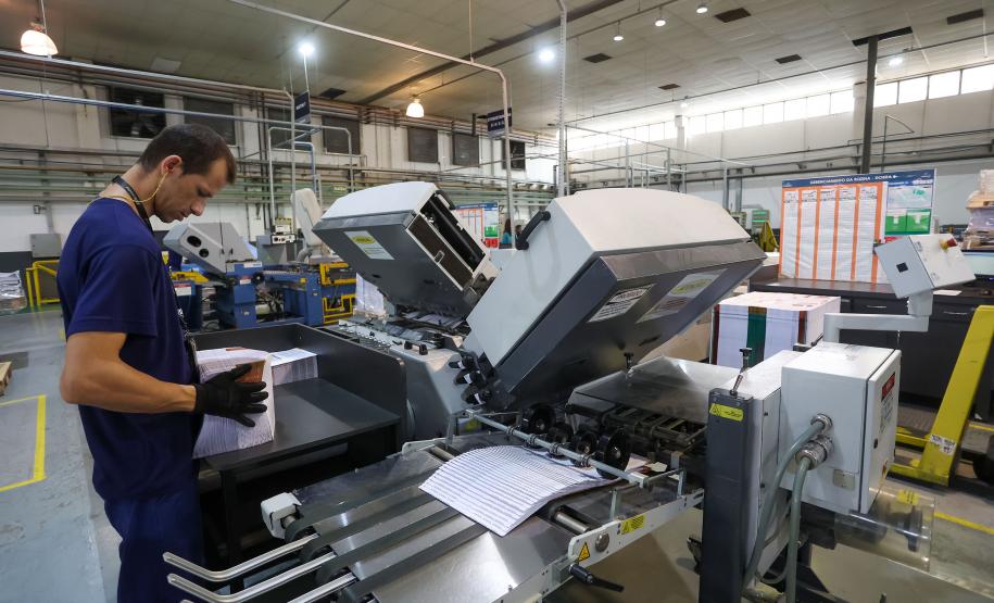 Paraná abre 15,9 mil vagas de emprego em janeiro e chega a 124 mil no último ano