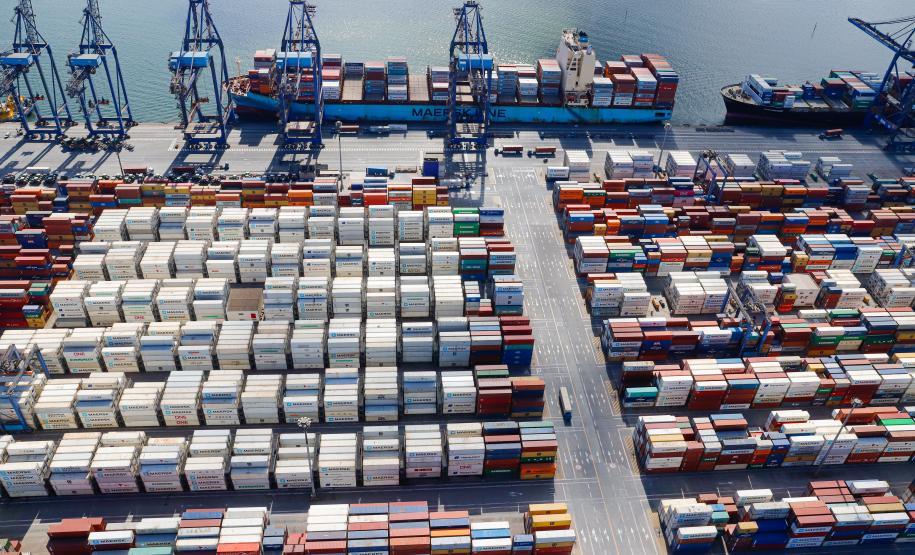 Exportações paranaenses chegam a 167 países e somam US$ 1,45 bilhão em janeiro Foto: Claudio Neves/Portos do Paraná