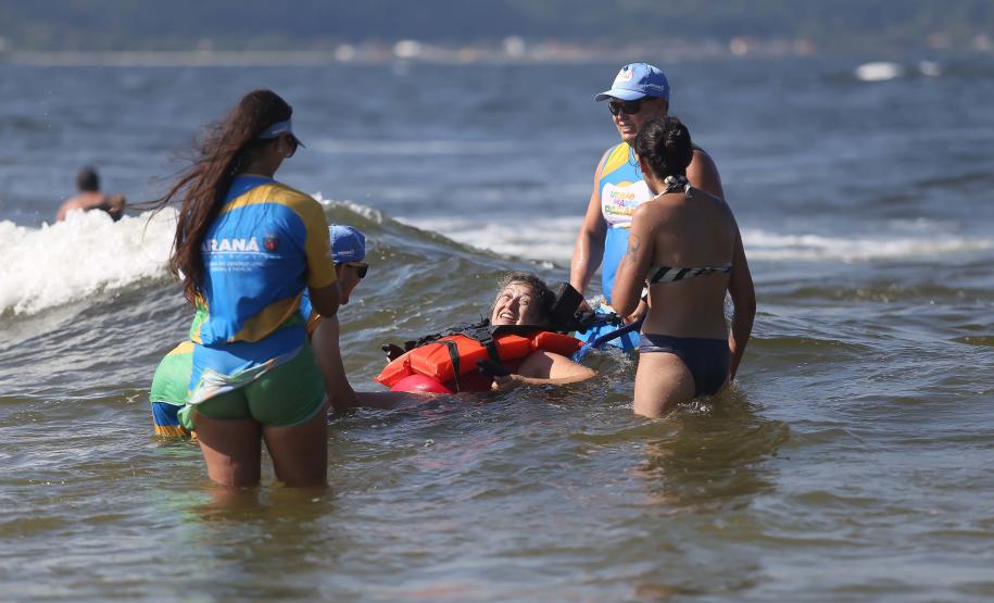 Com 1.068 atendimentos, cadeiras anfíbias batem recorde de utilização no Verão Maior