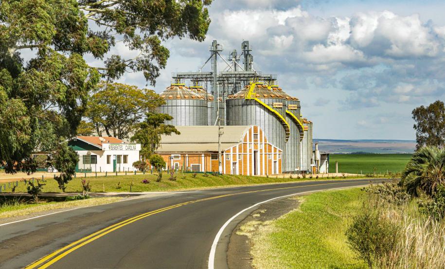 Estado disponibiliza R$ 1 bilhão do Siscred para impulsionar indústrias e agronegócio