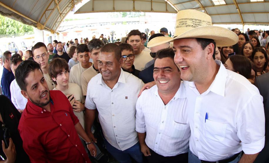 O governador Calos Massa Ratinho Junior iniciou nesta segunda-feira (10) a entrega dos 209 novos ônibus escolares adquiridos para uso no programa Caminho da Escola.