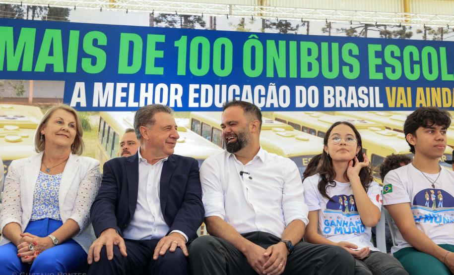 O governador Calos Massa Ratinho Junior iniciou nesta segunda-feira (10) a entrega dos 209 novos ônibus escolares adquiridos para uso no programa Caminho da Escola.