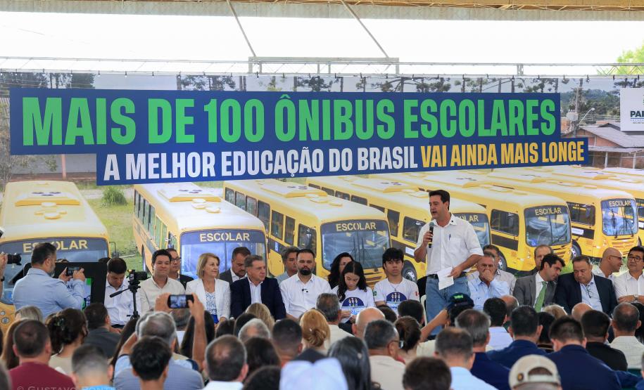 O governador Calos Massa Ratinho Junior iniciou nesta segunda-feira (10) a entrega dos 209 novos ônibus escolares adquiridos para uso no programa Caminho da Escola.