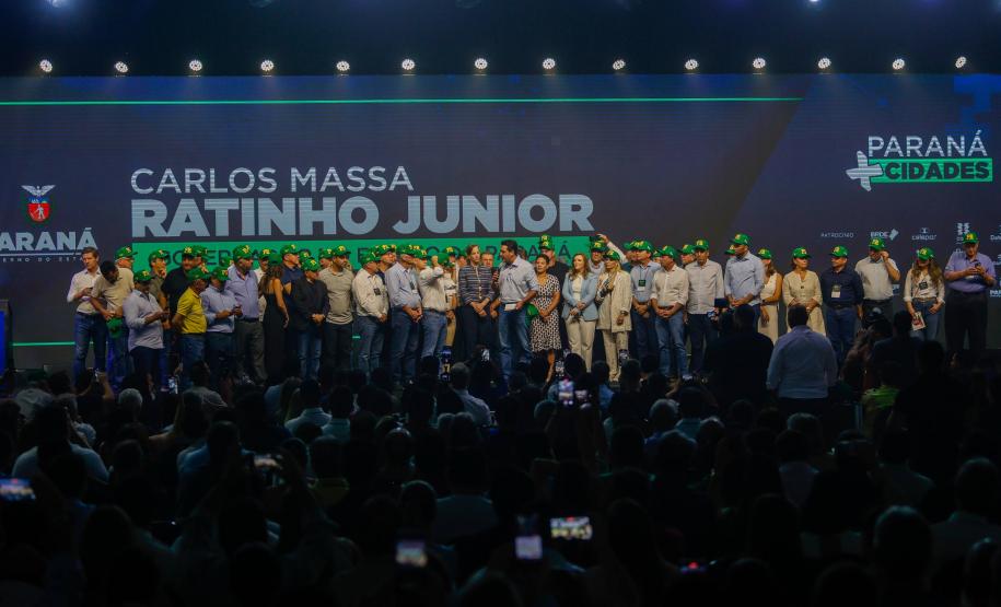 Ratinho Junior anuncia pacote de R$ 6 bilhões de investimentos nos municípios paranaenses