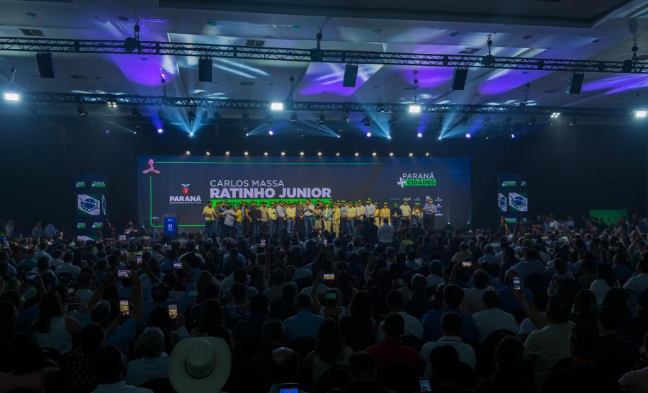 Ratinho Junior anuncia pacote de R$ 6 bilhões de investimentos nos municípios paranaenses