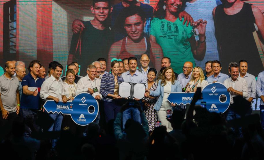 Ratinho Junior anuncia pacote de R$ 6 bilhões de investimentos nos municípios paranaenses