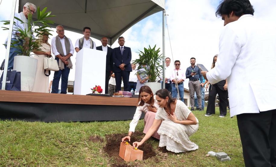 O governador Carlos Massa Ratinho Junior participou nesta sexta-feira (21), em Campina Grande do Sul, na Região Metropolitana de Curitiba, do lançamento da pedra fundamental da primeira fábrica de nanofertilizantes do Brasil.