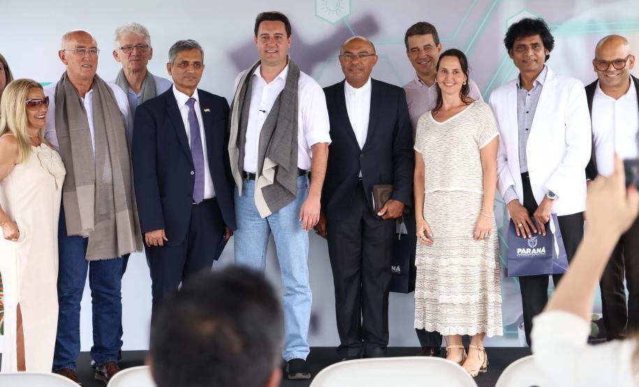 O governador Carlos Massa Ratinho Junior participou nesta sexta-feira (21), em Campina Grande do Sul, na Região Metropolitana de Curitiba, do lançamento da pedra fundamental da primeira fábrica de nanofertilizantes do Brasil.