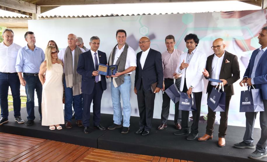 O governador Carlos Massa Ratinho Junior participou nesta sexta-feira (21), em Campina Grande do Sul, na Região Metropolitana de Curitiba, do lançamento da pedra fundamental da primeira fábrica de nanofertilizantes do Brasil.