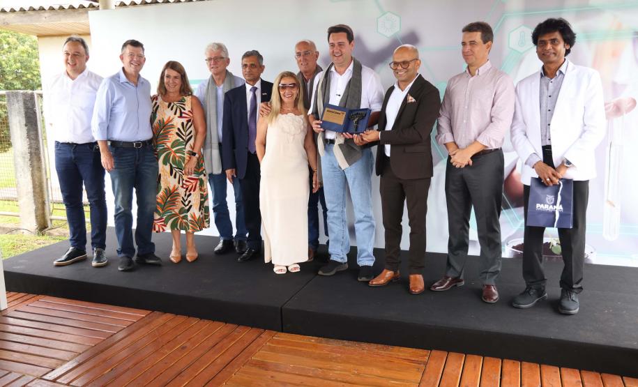 O governador Carlos Massa Ratinho Junior participou nesta sexta-feira (21), em Campina Grande do Sul, na Região Metropolitana de Curitiba, do lançamento da pedra fundamental da primeira fábrica de nanofertilizantes do Brasil.