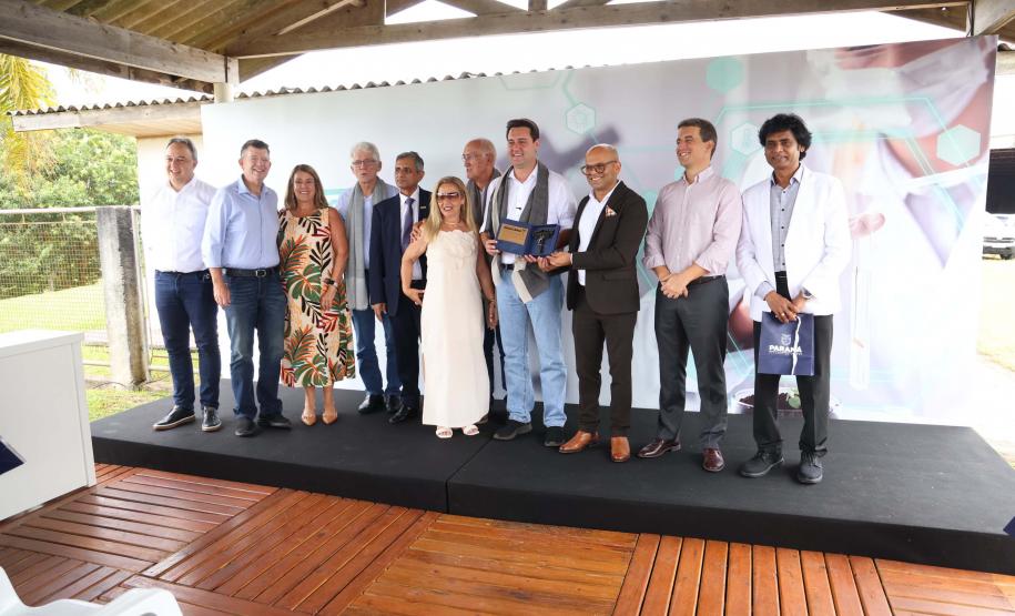 O governador Carlos Massa Ratinho Junior participou nesta sexta-feira (21), em Campina Grande do Sul, na Região Metropolitana de Curitiba, do lançamento da pedra fundamental da primeira fábrica de nanofertilizantes do Brasil.