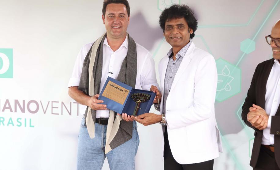 O governador Carlos Massa Ratinho Junior participou nesta sexta-feira (21), em Campina Grande do Sul, na Região Metropolitana de Curitiba, do lançamento da pedra fundamental da primeira fábrica de nanofertilizantes do Brasil.