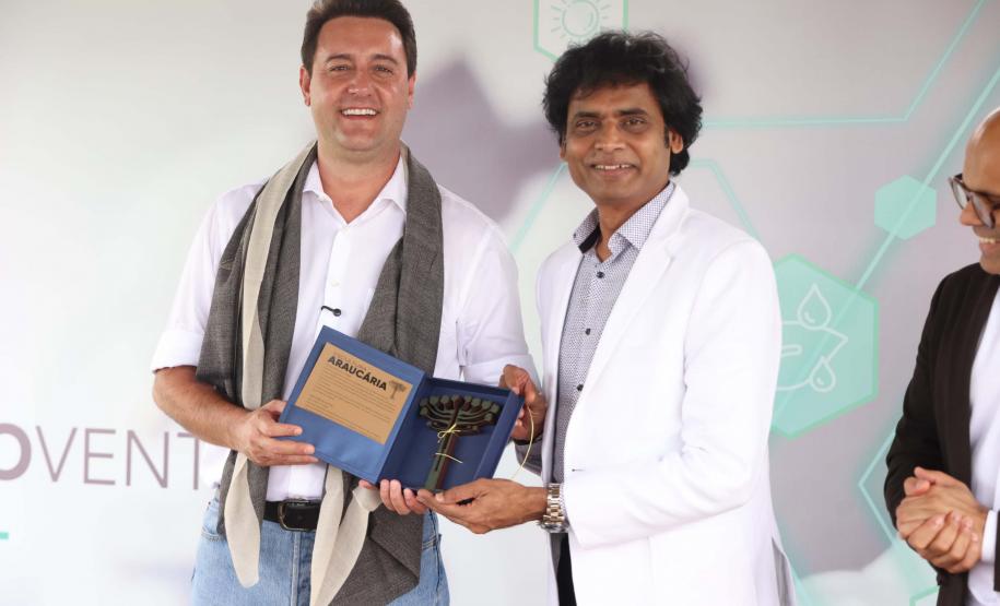 O governador Carlos Massa Ratinho Junior participou nesta sexta-feira (21), em Campina Grande do Sul, na Região Metropolitana de Curitiba, do lançamento da pedra fundamental da primeira fábrica de nanofertilizantes do Brasil.