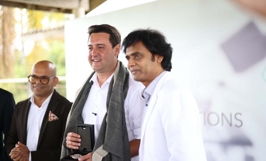 O governador Carlos Massa Ratinho Junior participou nesta sexta-feira (21), em Campina Grande do Sul, na Região Metropolitana de Curitiba, do lançamento da pedra fundamental da primeira fábrica de nanofertilizantes do Brasil.