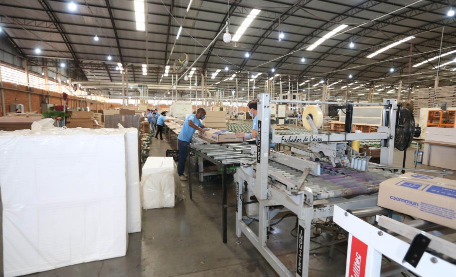 Indústria do Paraná cresce acima da média em janeiro e tem alta de 3,9% em 12 meses