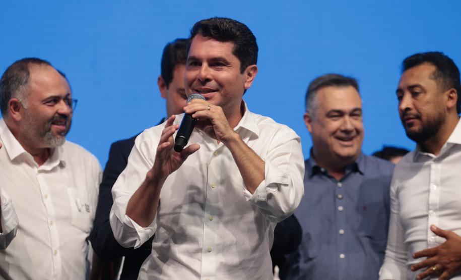 O governador Carlos Massa Ratinho Junior anunciou nesta quinta-feira (13) a liberação de R$ 1,2 bilhão para a saúde pública do Estado, durante o evento Saúde em Movimento, em Foz do Iguaçu, na região Oeste.
