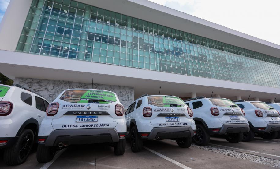 O vice-governador Darci Piana entrega nesta quarta-feira (19) 70 novos veículos modelo Renault Duster para a Agência de Defesa Agropecuária (Adapar). Foto: Geraldo Bubniak/AEN