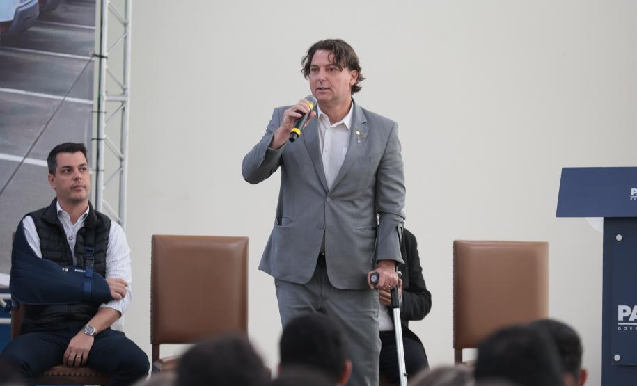 O vice-governador Darci Piana entrega nesta quarta-feira (19) 70 novos veículos modelo Renault Duster para a Agência de Defesa Agropecuária (Adapar). Foto: Geraldo Bubniak/AEN