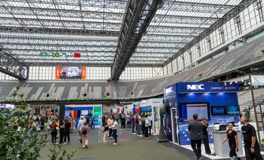 Educação do Paraná destaca avanços em conectividade e inteligência artificial no 6° Smart City Expo Curitiba Foto: Lucas Fermin/SEED