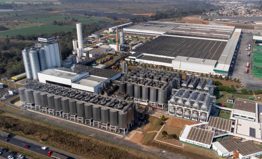 Indústria do Paraná cresce acima da média em janeiro e tem alta de 3,9% em 12 meses