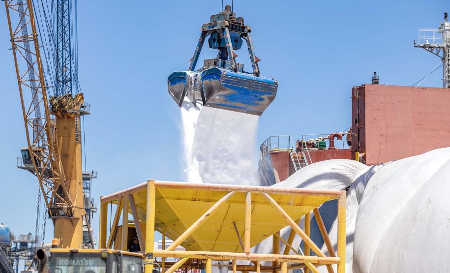 Portos paranaenses registram recordes históricos em fevereiro e no 1º bimestre de 2025