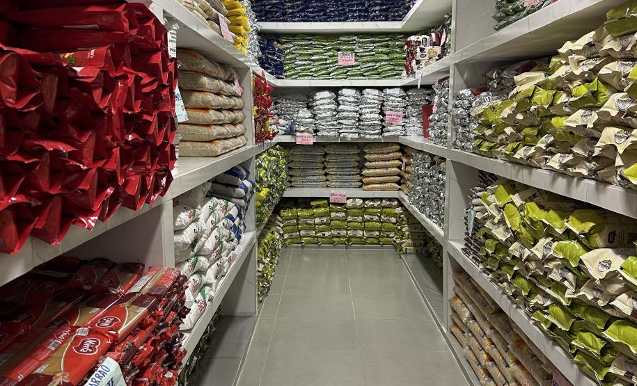 A 2ª remessa de alimentos não perecíveis para as escolas estaduais já está em andamento Foto: Karina Audrey - Fundepar